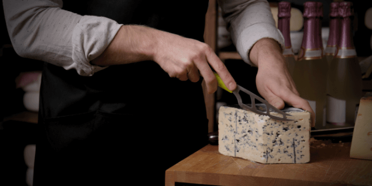 Cuchillos y Queso, la Perfecta Combinación.